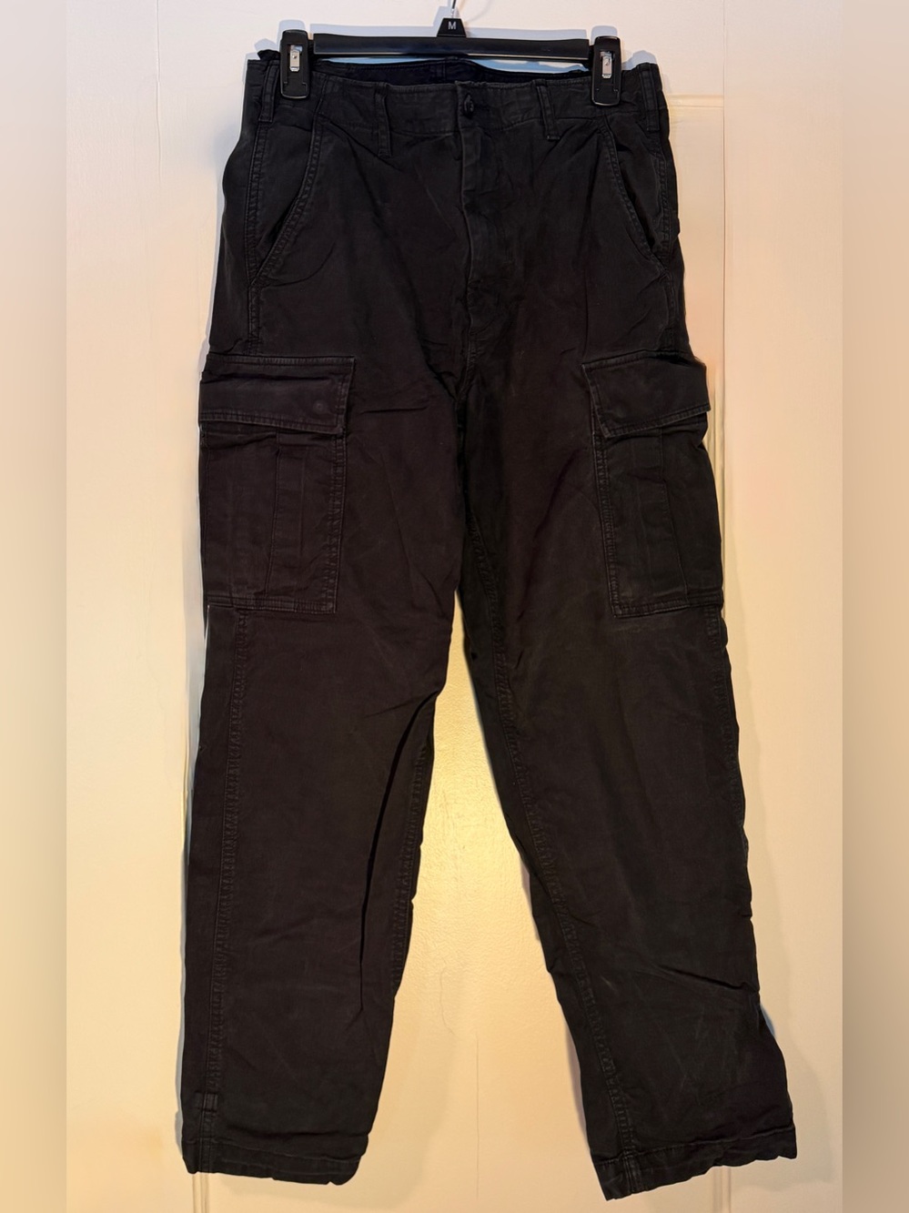 Uniqlo Men's Black Cargo Pants - Durable Utility Style